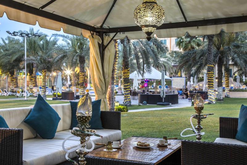 Metropolitan Al Mafraq Hotel - Teras