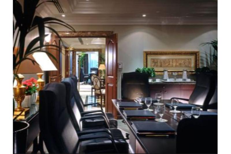 Sheraton AlKhalidiya - Toplantı