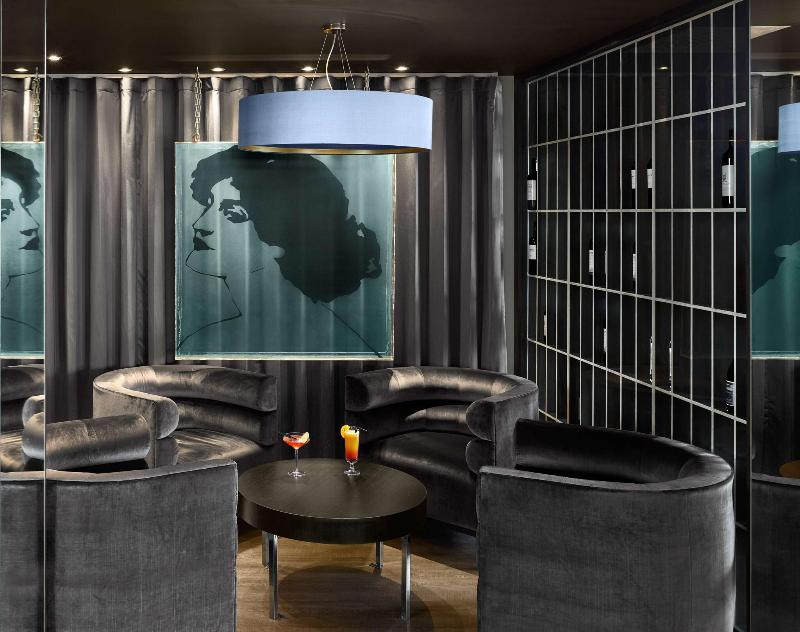 Radisson BLU Waterfront Hotel - Bar