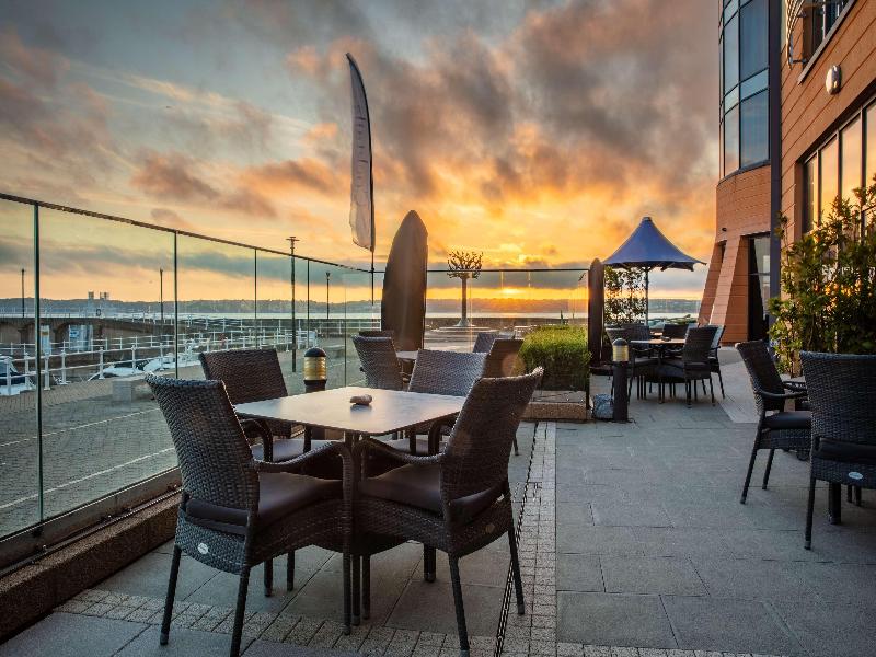 Radisson BLU Waterfront Hotel - Bar