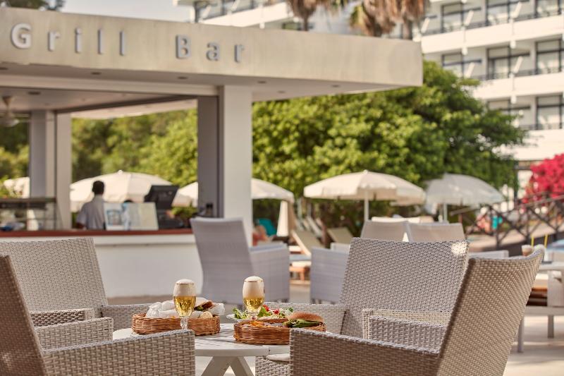 Grecian Bay - Teras