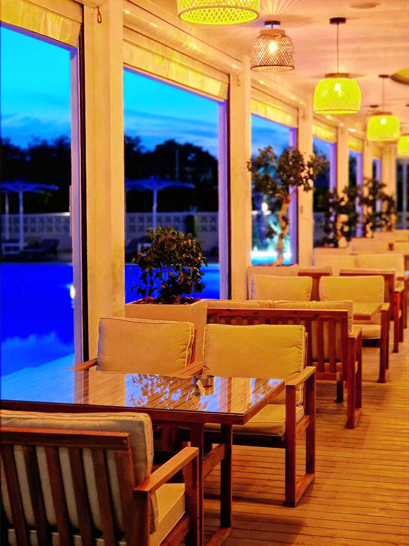 Sveltos Hotel - Teras
