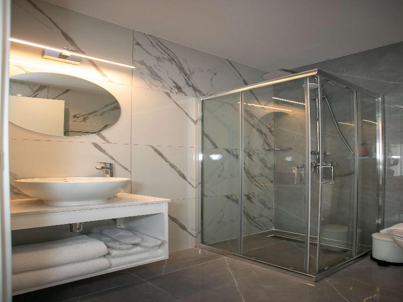 Best Western Plus Larco Hotel - Oda