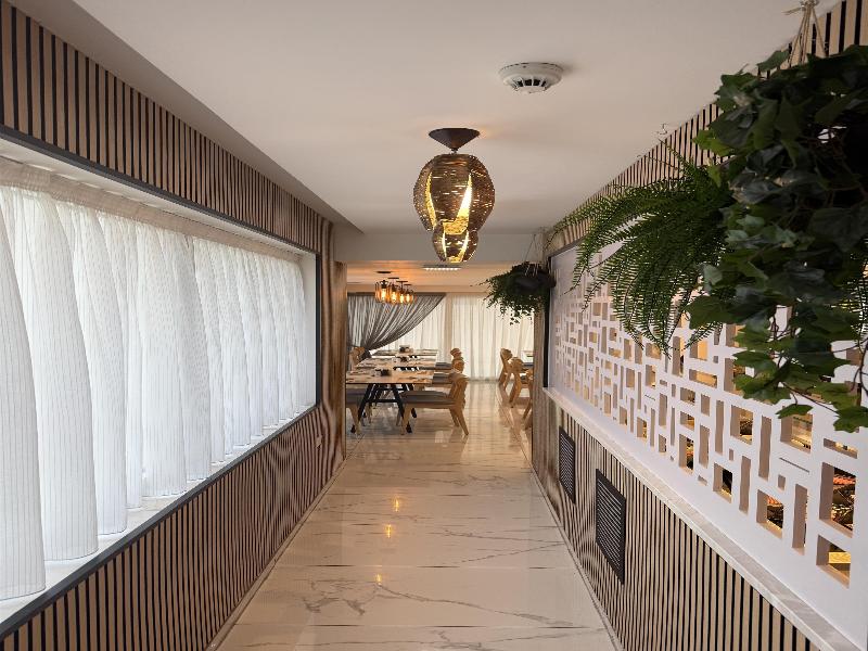Best Western Plus Larco Hotel - Restoran