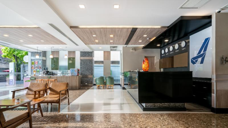 Adelphi Suites Bangkok - Lobi