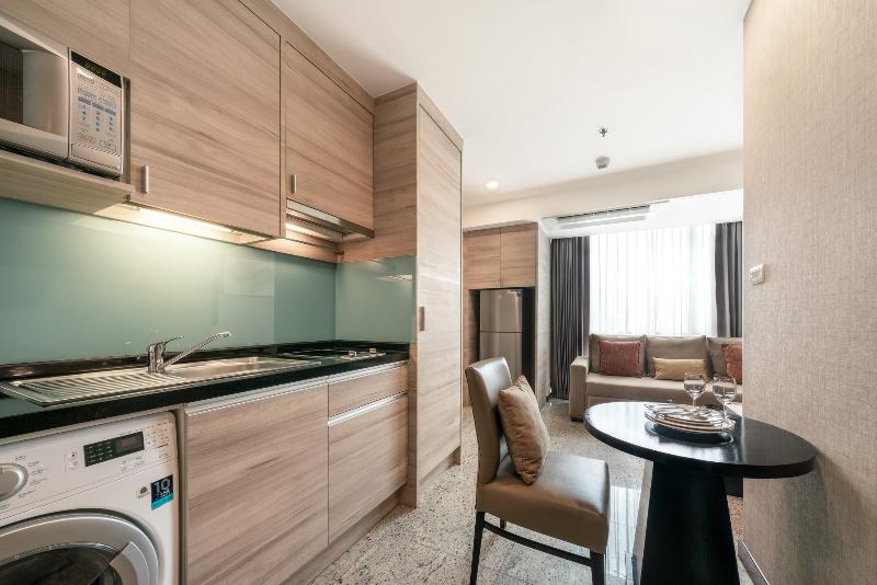 Adelphi Suites Bangkok - Oda