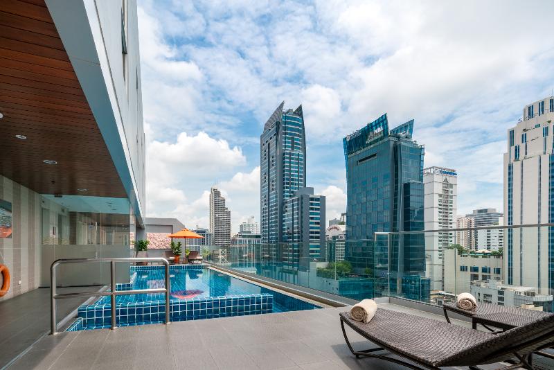 Adelphi Suites Bangkok - Havuz