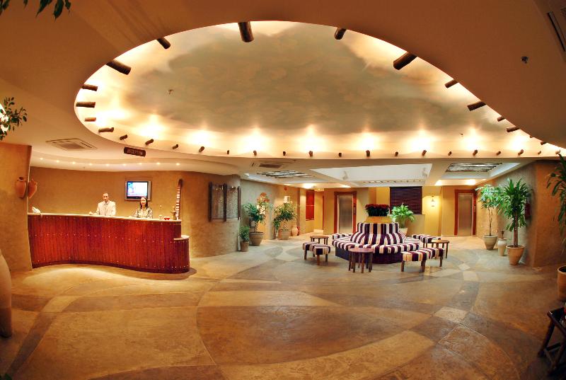 Al Liwan Suites - Lobi