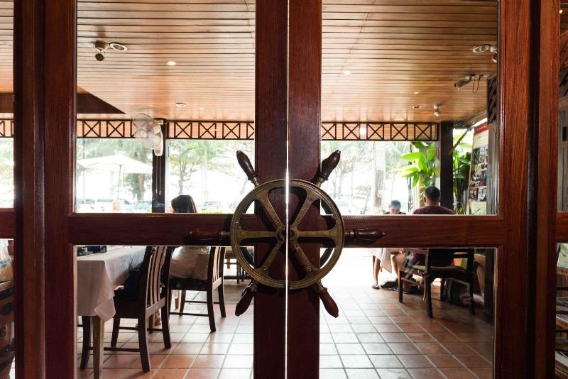 Jomtien Boathouse - Genel