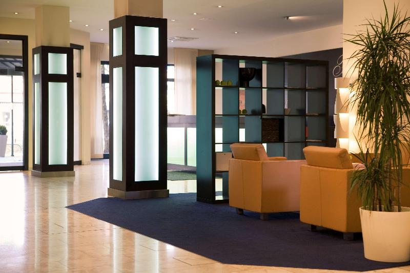 Flemings Hotel München-Schwabing - Lobi