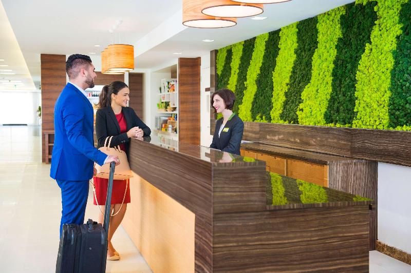 Hilton Garden Inn Ras Al Khaimah - Lobi