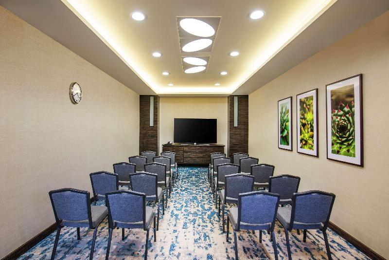 Hilton Garden Inn Ras Al Khaimah - Genel