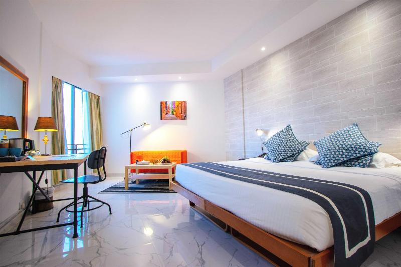 BM Beach Hotel - Genel