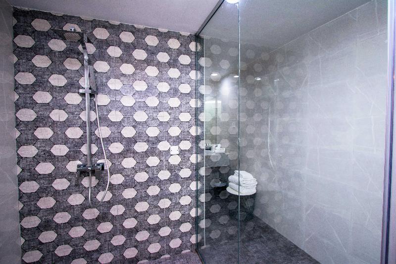 BM Beach Hotel - Oda