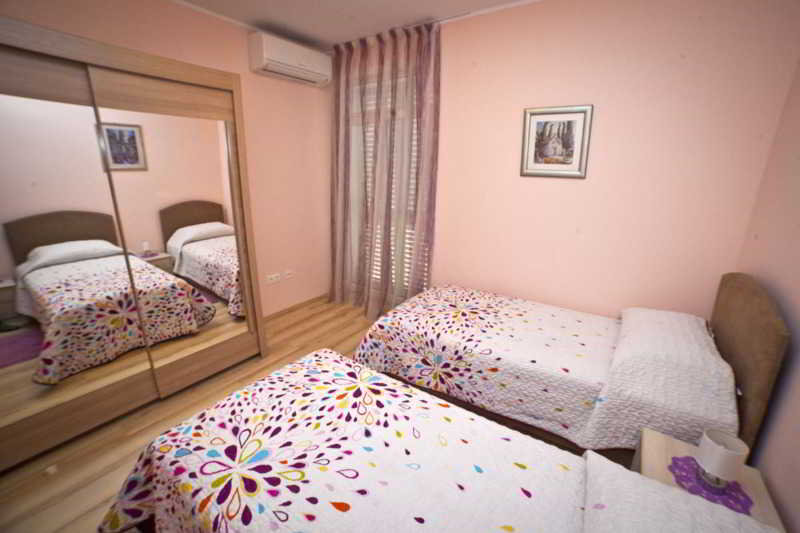 Split Apartments - Peric