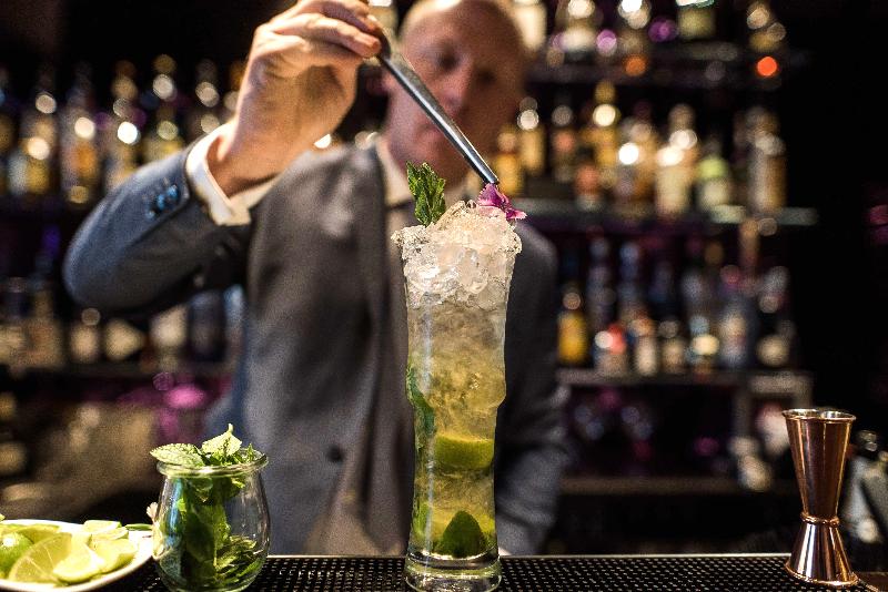 Eastwest Hotel - Bar