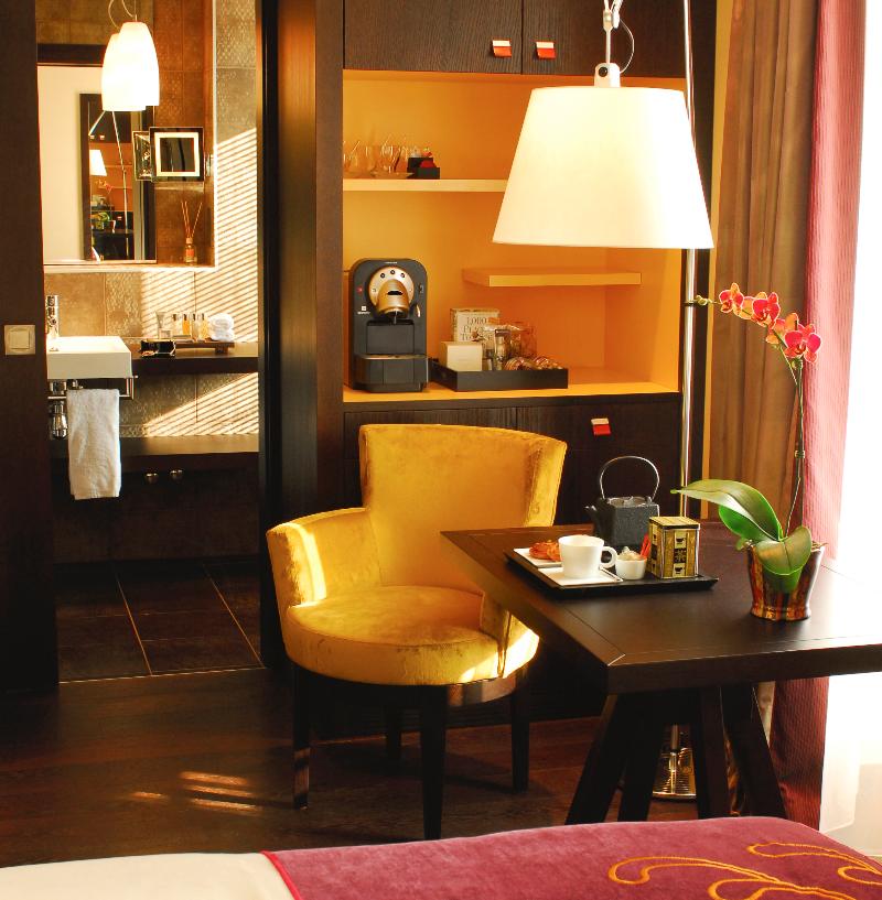 Eastwest Hotel - Oda