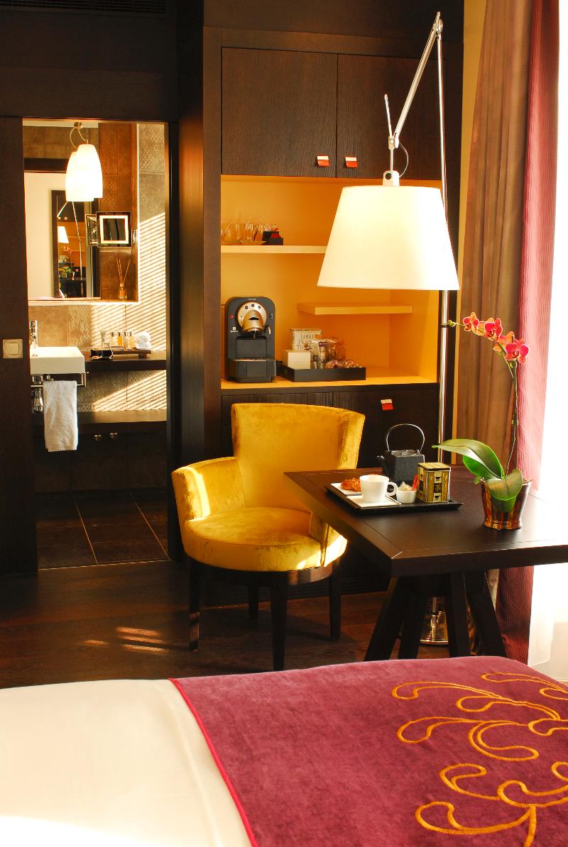 Eastwest Hotel - Oda
