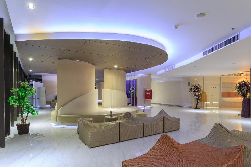 Pattaya Discovery Beach Hotel - Lobi