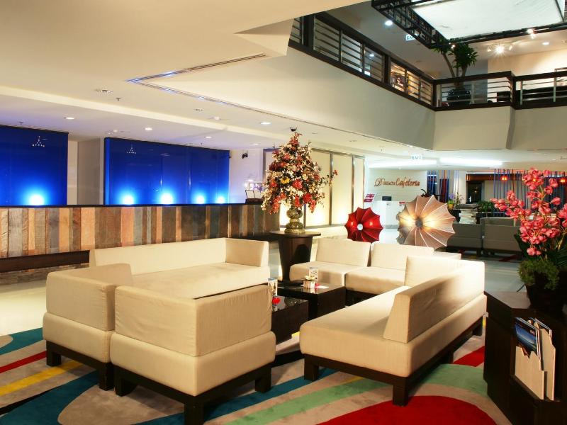 Pattaya Discovery Beach Hotel - Lobi