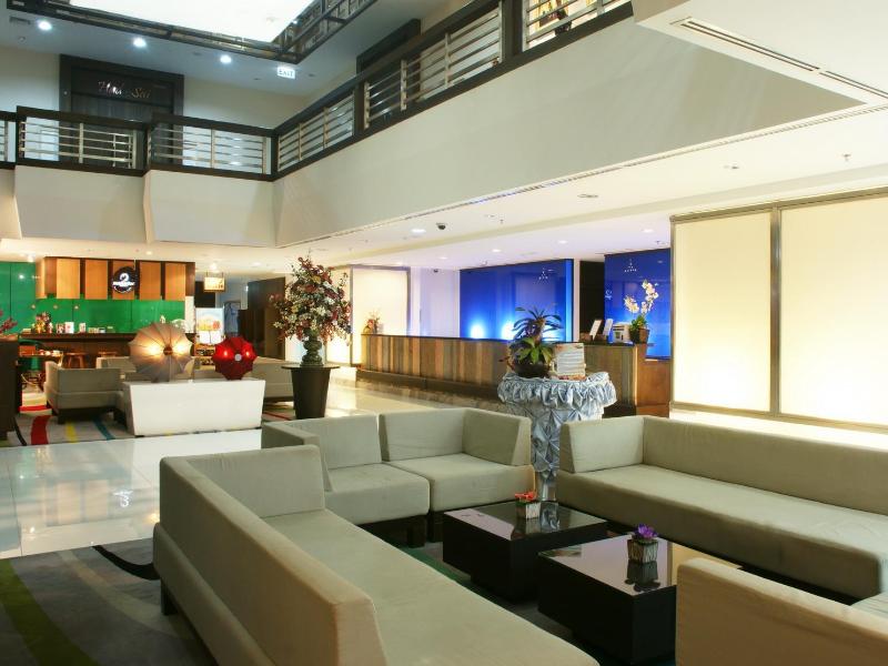 Pattaya Discovery Beach Hotel - Lobi