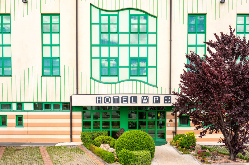 West Point Airport Hotel - Genel