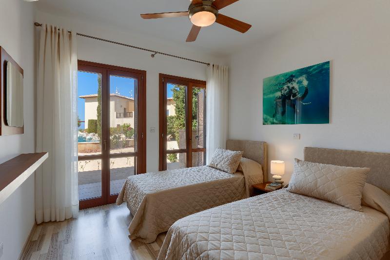 Aphrodite Hills Residences Apartments - Oda