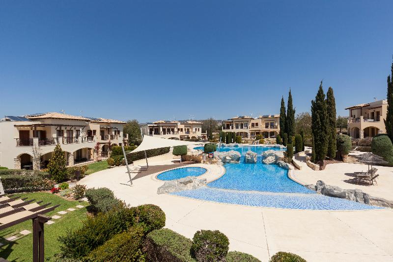 Aphrodite Hills Residences Apartments - Havuz