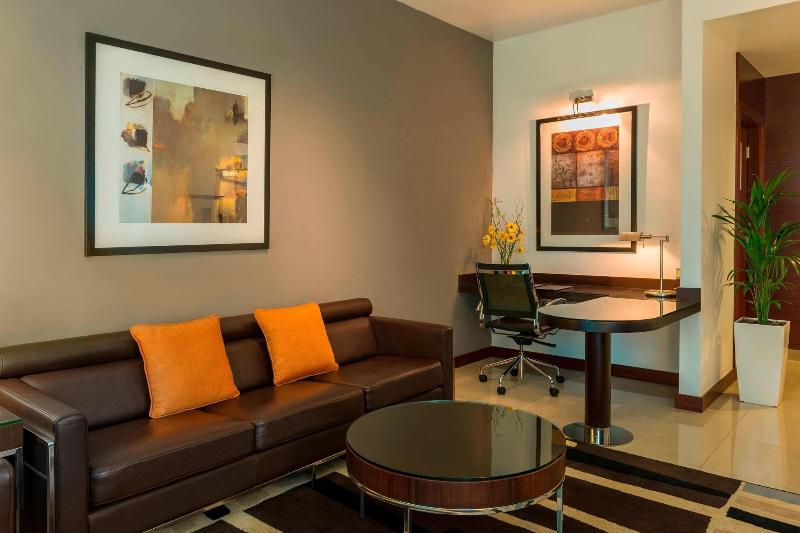 Four Points by Sheraton Sheikh Zayed Road - Oda