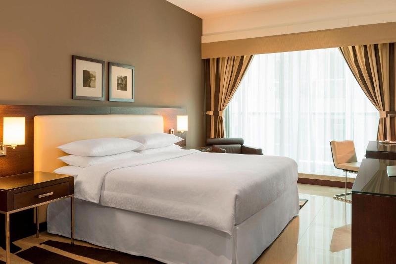 Four Points by Sheraton Sheikh Zayed Road - Oda