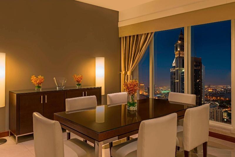 Four Points by Sheraton Sheikh Zayed Road - Oda