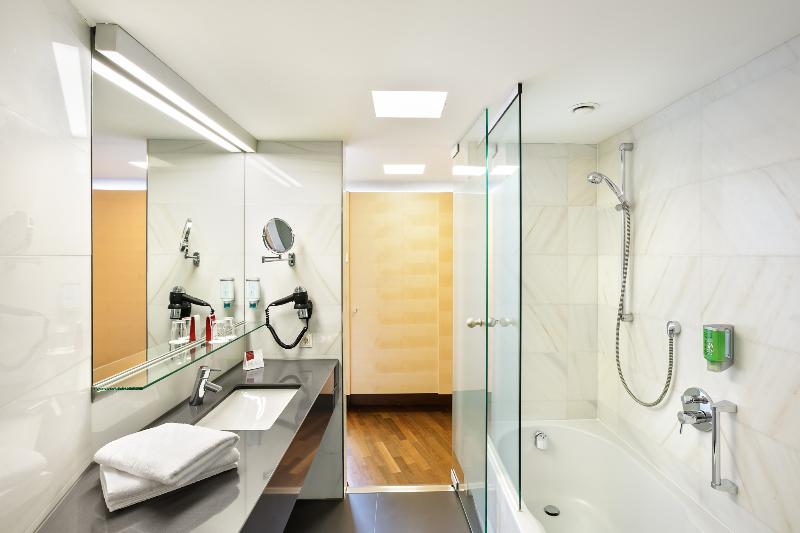 Austria Trend Hotel Congress - Oda