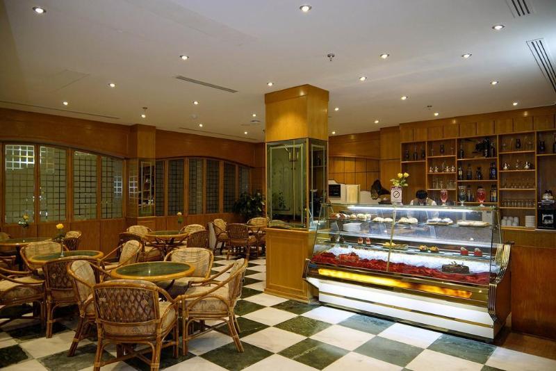 Swiss International Al Hamra Hotel - Bar