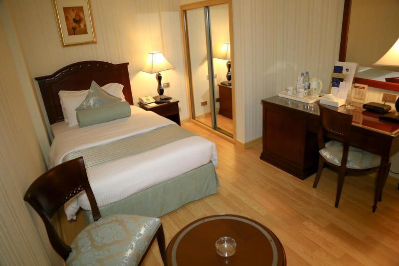 Swiss International Al Hamra Hotel - Oda