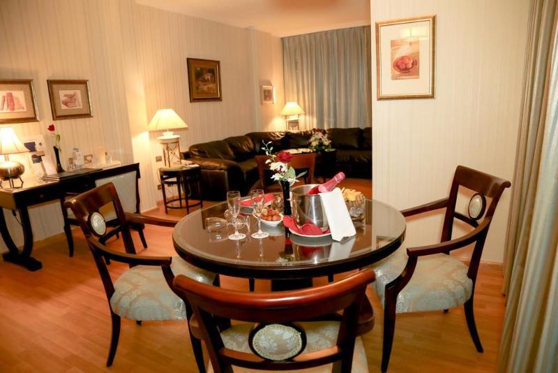 Swiss International Al Hamra Hotel - Oda