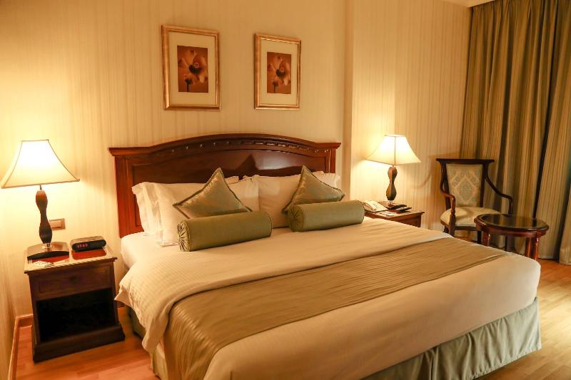Swiss International Al Hamra Hotel - Oda