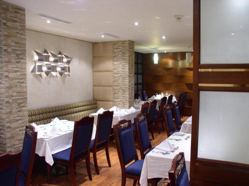 Swiss International Al Hamra Hotel - Restoran