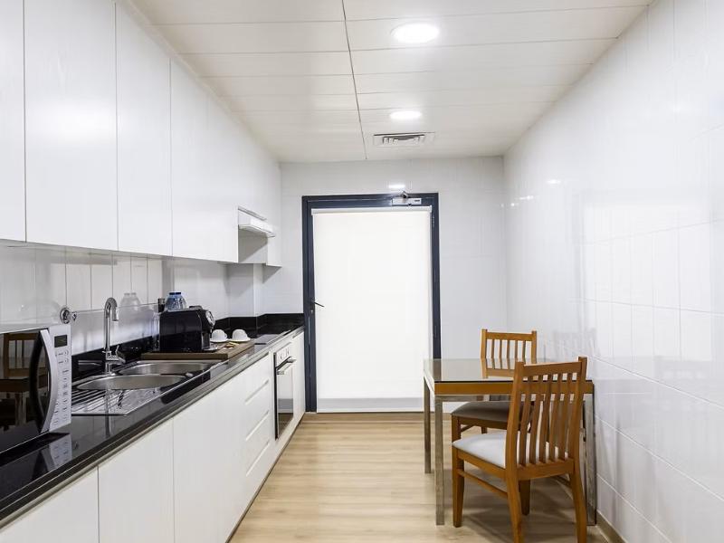 Golden Sands Hotel Apartments - Oda