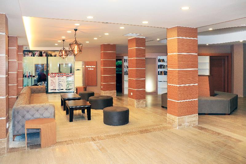 Club Aqua Plaza - Lobi