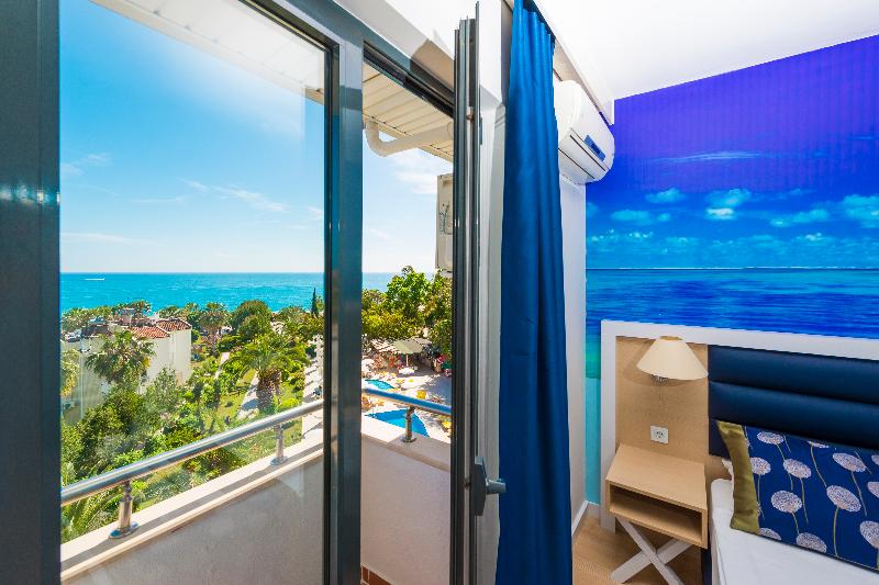 Club Aqua Plaza - Oda