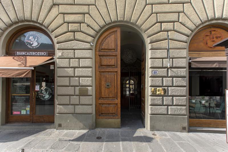 Palazzo dei Ciompi - Genel