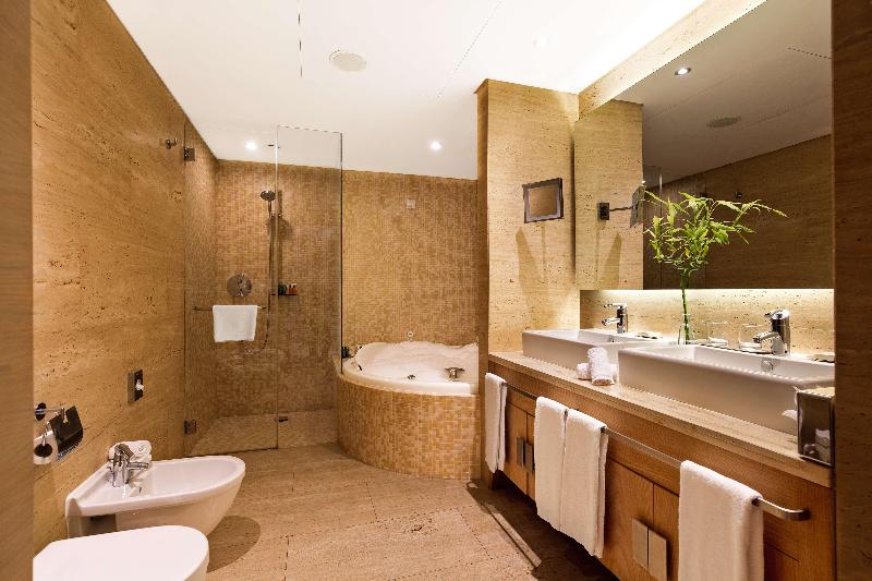 Hilton Vilamoura As Cascatas Golf Resort & Spa - Oda