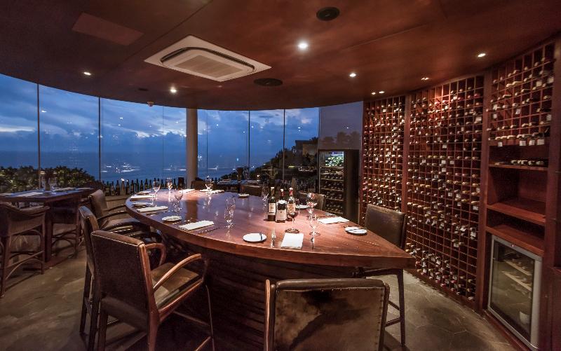 Karma Kandara - Bar