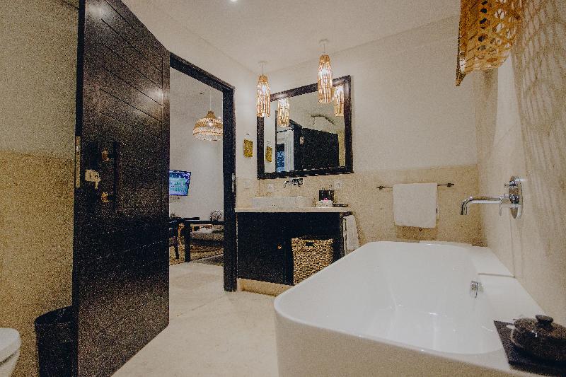 Batu Karang Lembongan Resort & Spa - Oda