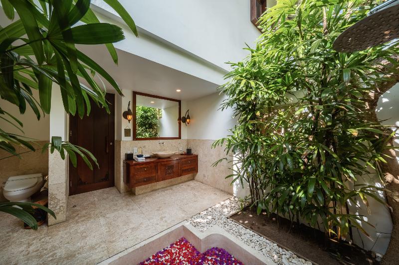 Batu Karang Lembongan Resort & Spa - Oda