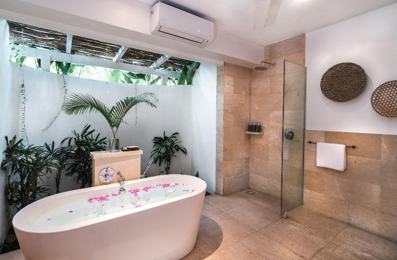 Batu Karang Lembongan Resort & Spa - Oda