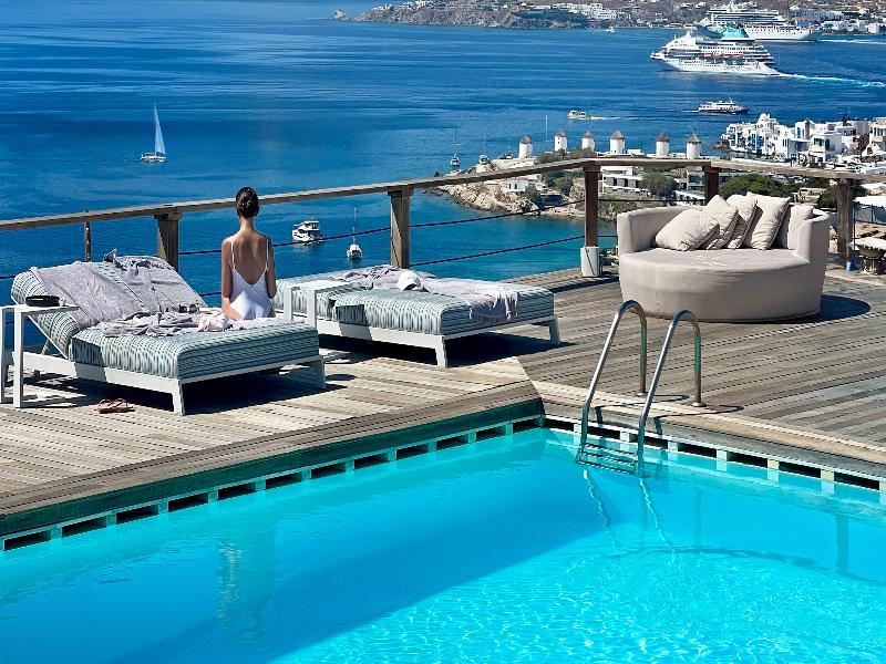 Tharroe of Mykonos - Genel