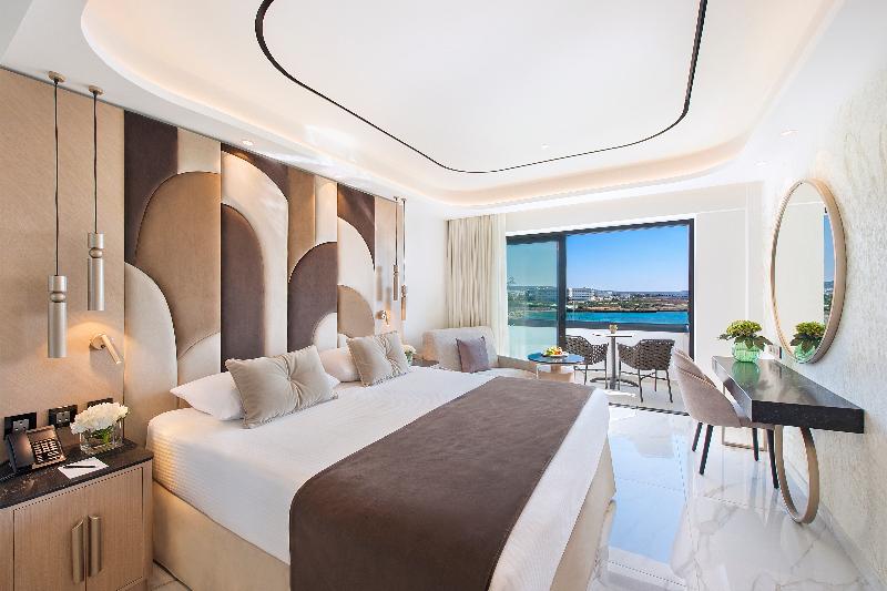 Adams Beach Hotel - Oda