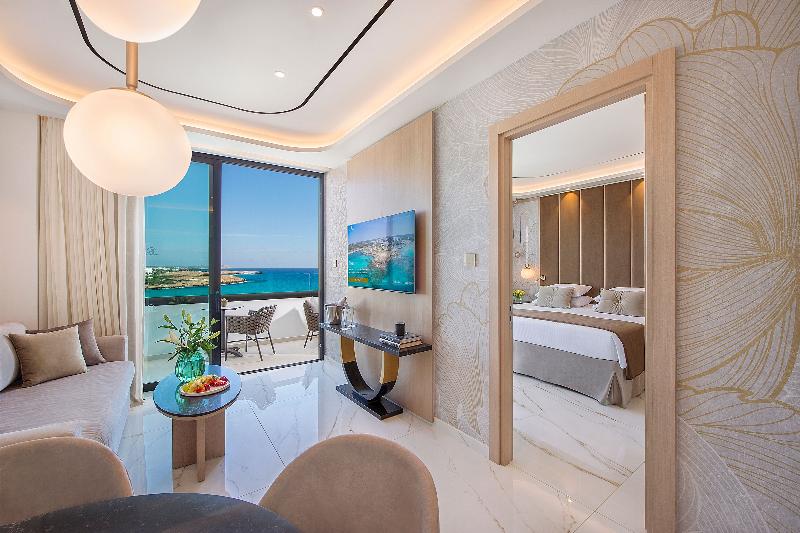 Adams Beach Hotel - Oda