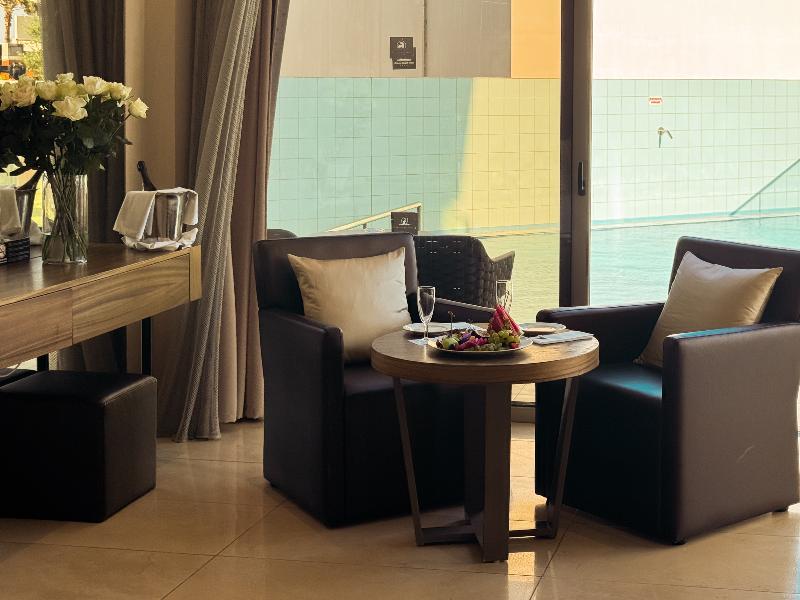 Adams Beach Hotel - Oda